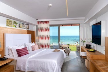 Deluxe Beachfront Suite Front Sea View