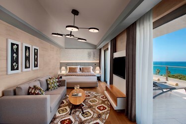 Penthouse Suite Side Sea View
