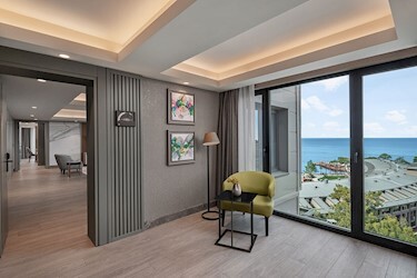 Grand Suite Unique Sea View