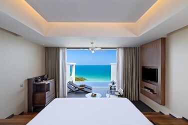 Premium Ocean Pool One Bedroom Suite