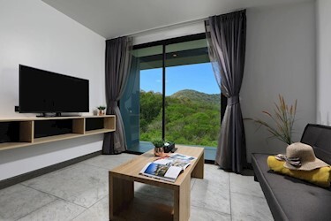 Jungle One-Bedroom Suite