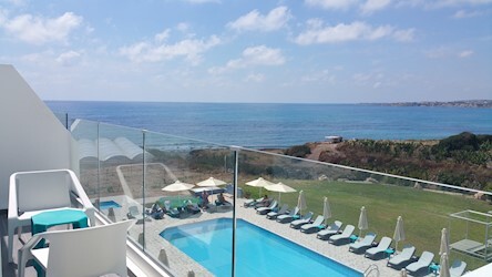 One Bedroom Suite Pool &amp; Sea View