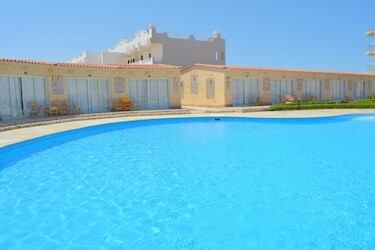 Swim Up Room