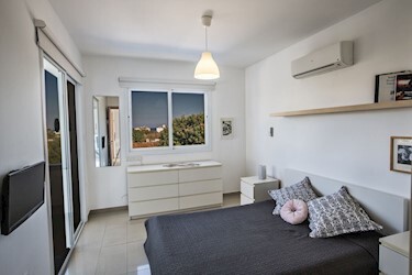 3 Bedroom House with Private Pool