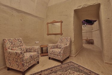 King Cave Suite