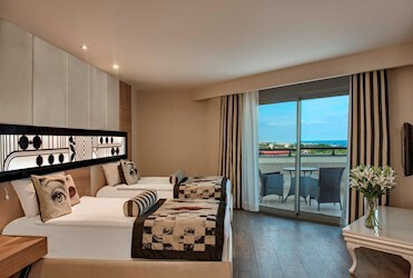 Deluxe Family Sea Side Room