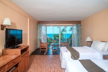 Deluxe Room / Sea View or Pool View