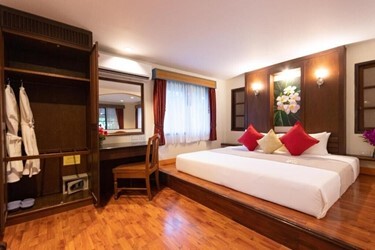 Villa One Bedroom With Partial Seaview