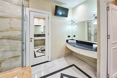 Familes-Couples Diamond Room