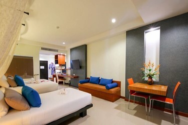 Deluxe Family Suite Green Wing