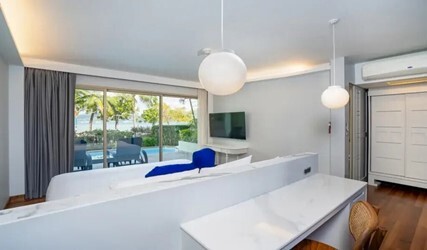 One Bedroom Plunge Pool Suite Seaview