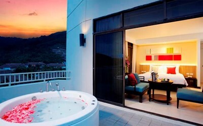 Deluxe Honeymoon Spa 