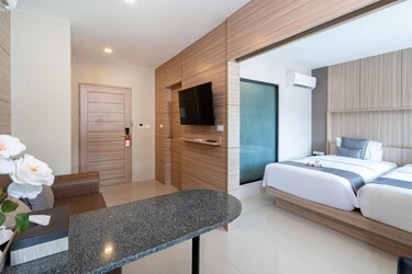 Grand Deluxe Room