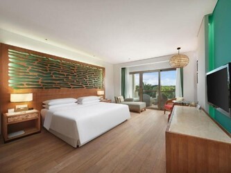 Deluxe Garden View Room King