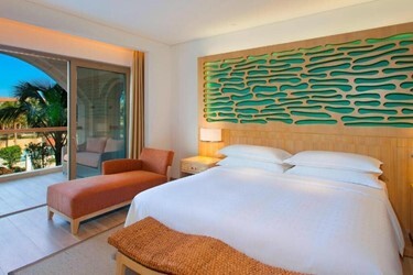 Deluxe Garden View Room King
