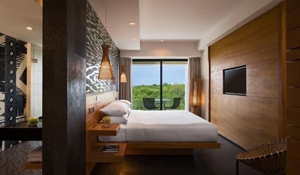 Deluxe King Room with Balcony and Garden View