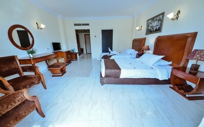 Deluxe Garden View Room 