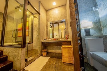 Executive Suite Ocean View with Balcony