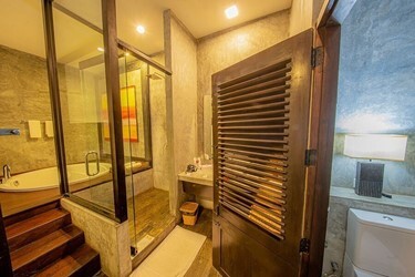 Executive Suite Ocean View with Balcony