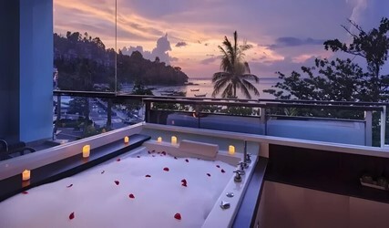 One Bedroom Deluxe Suite Seaview