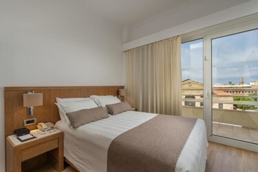 Family 2 Bedroom Suite Square View