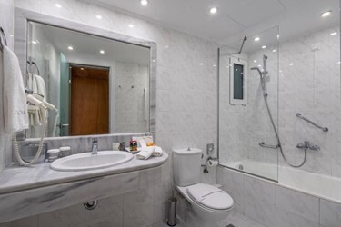 Family 2 Bedroom Suite Square View