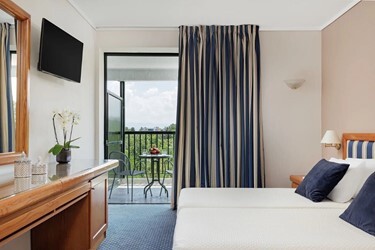 Superior Twin Room Garden/City View