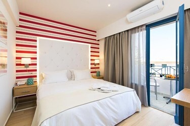 Ruby Royal Junior Suite