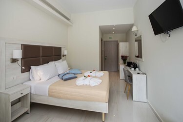 Double Room Deluxe with Garden View