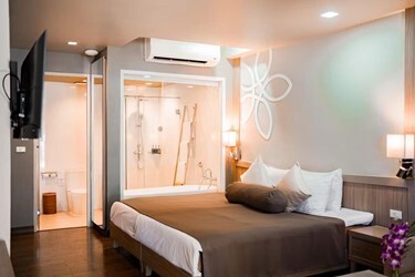Deluxe Beachfront Bungalow
