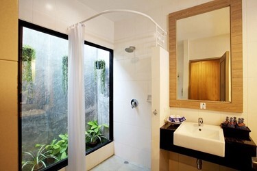 Pool Access Deluxe Room Blue Wing
