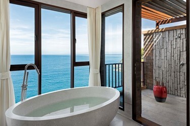 Cliff pool villa