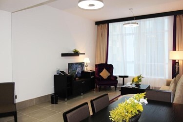 Deluxe Queen One Bedroom Apartment