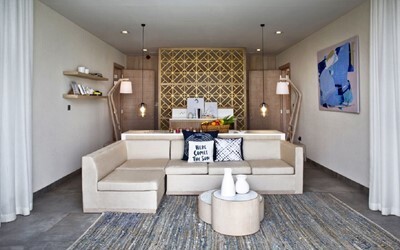 2 Bedroom Pool House