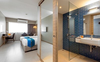 Premier Corner Mountain View Room