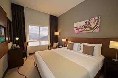 2 Bedroom Suite with kitchen