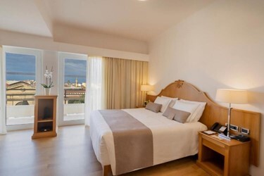 Executive Suite Old Town View
