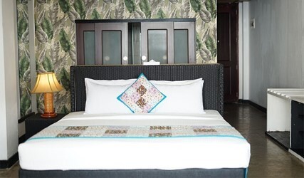 Deluxe King Suite