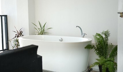 Deluxe King Suite