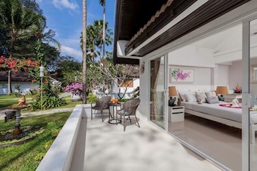 Tropical Garden View = Beach Cottage
