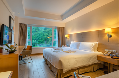 Mountain View Connecting Room