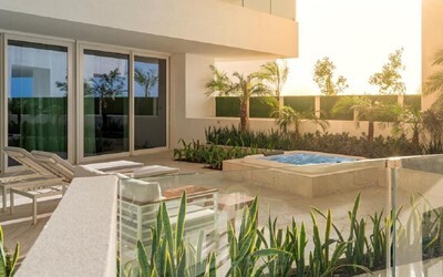 1 Bedroom Jacuzzi