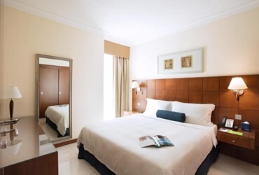 City view two bedroom suite – king bed and twins