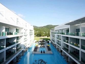 Deluxe Pool View Room