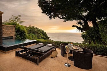 Ocean pool suite