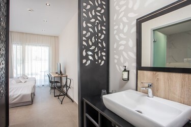 Double Room Swim Up
