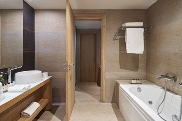 Honeymoon Suite Sea View