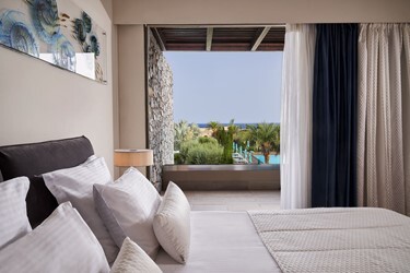 Honeymoon Suite Sea View