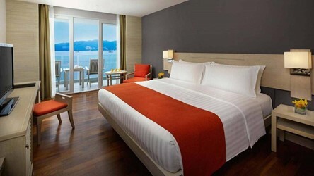Superior Oceanfront Balcony Room