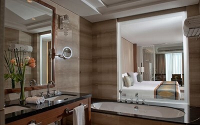Luxury Family City View Room